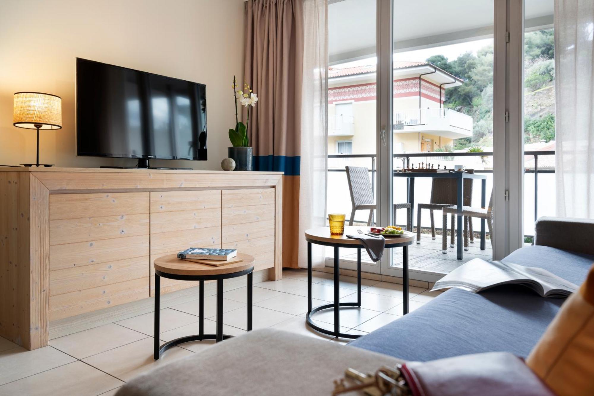 Residence Pierre & Vacances Premium Julia Augusta Roquebrune-Cap-Martin Exterior foto